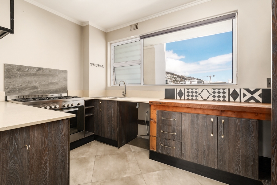 To Let 2 Bedroom Property for Rent in Sea Point Western Cape